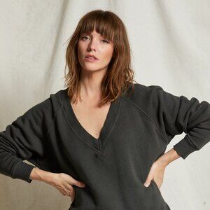 perfectwhitetee Dakota cotton fleece v neck sweatshirt sz. small